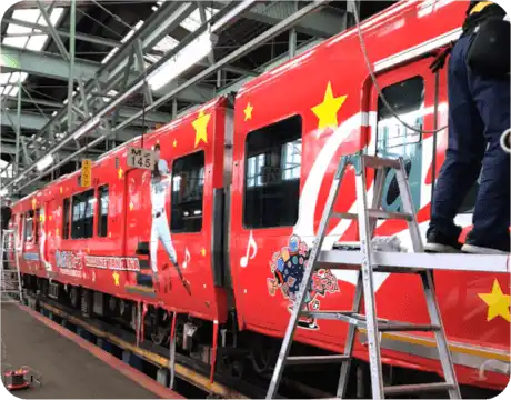 鉄道ラッピング作業